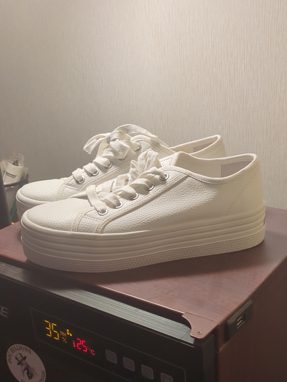 Steve Madden Women's White Leather Platform Lace-Up Sneakers-Never Been Worn